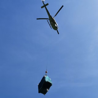 In Österreich: Anlieferung per Helikopter